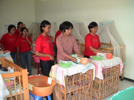  Taking care of new born baby ���U�������